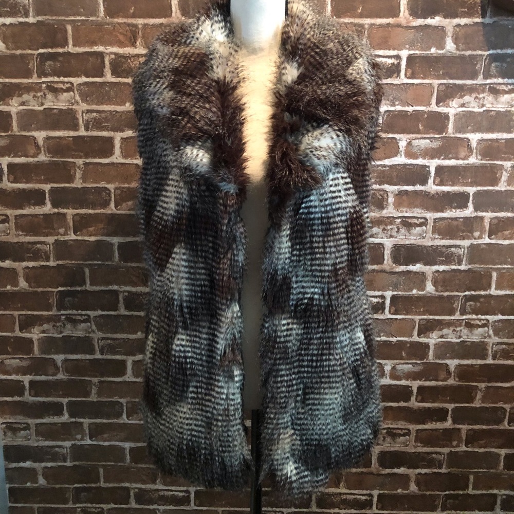 ✨Rare✨Romeo & Juliet Faux Feather Jacket Vest